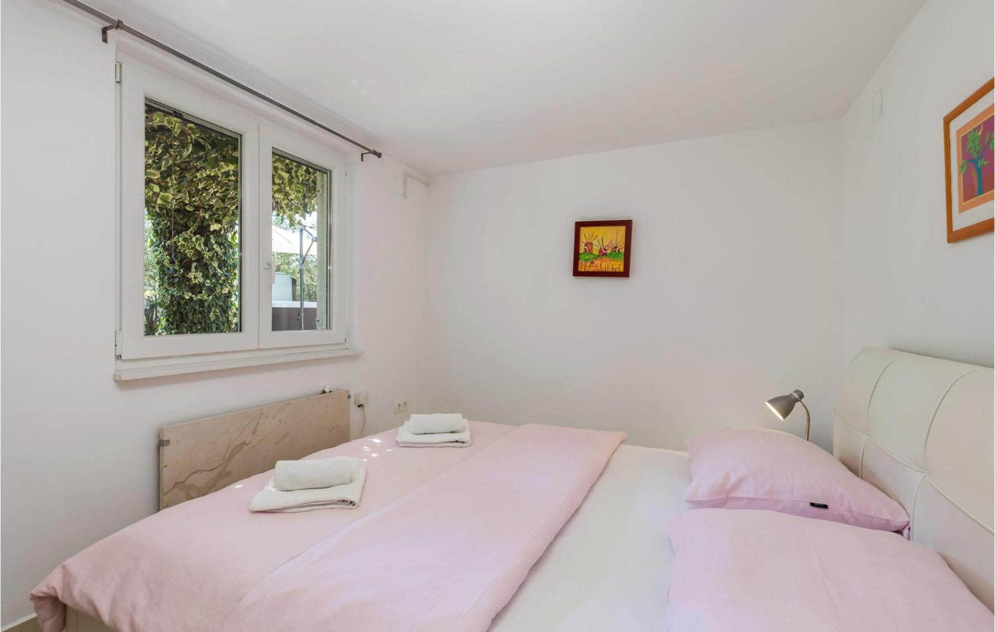 Nice Home In Krk With Kitchen Đảo Krk Ngoại thất bức ảnh